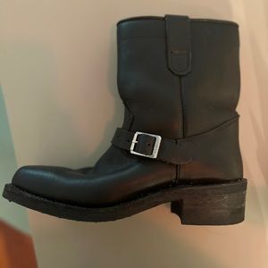 Dayton leather boots